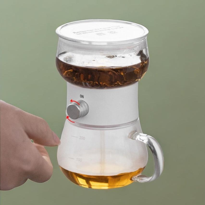 QuickEase Travel Tea Maker: Portable One-Touch Brew & Separate Cup for Effortless Tea Brewing on the Go