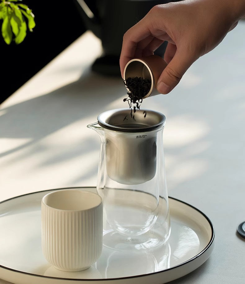 Elegant Magnetic One-Touch Tea Press Set: High-End Teaware for a Refreshing Brew