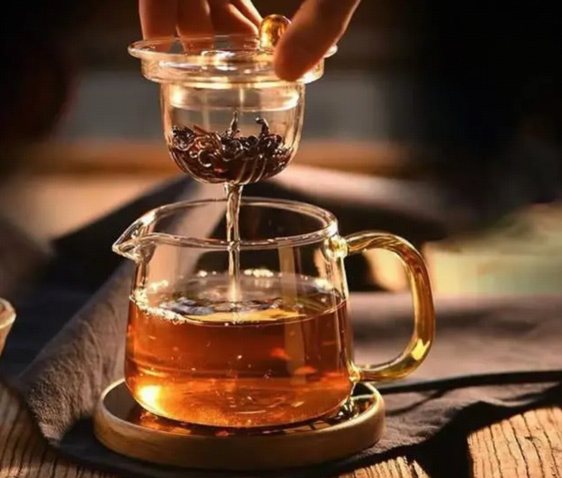 The Bountiful Benefits of Red Tea: Unveiling Its Charms for Health and Wellness