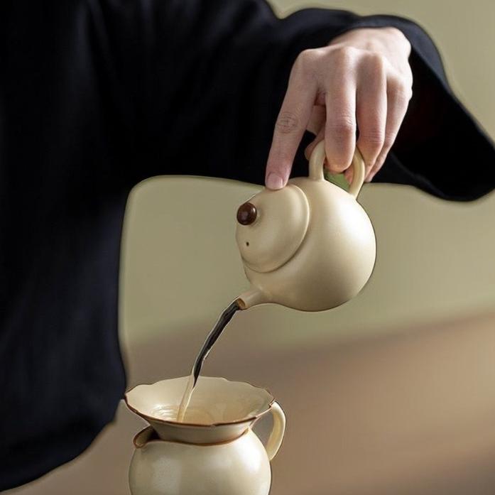 Matte yellow RuYao ceramic tea pot for household tea making