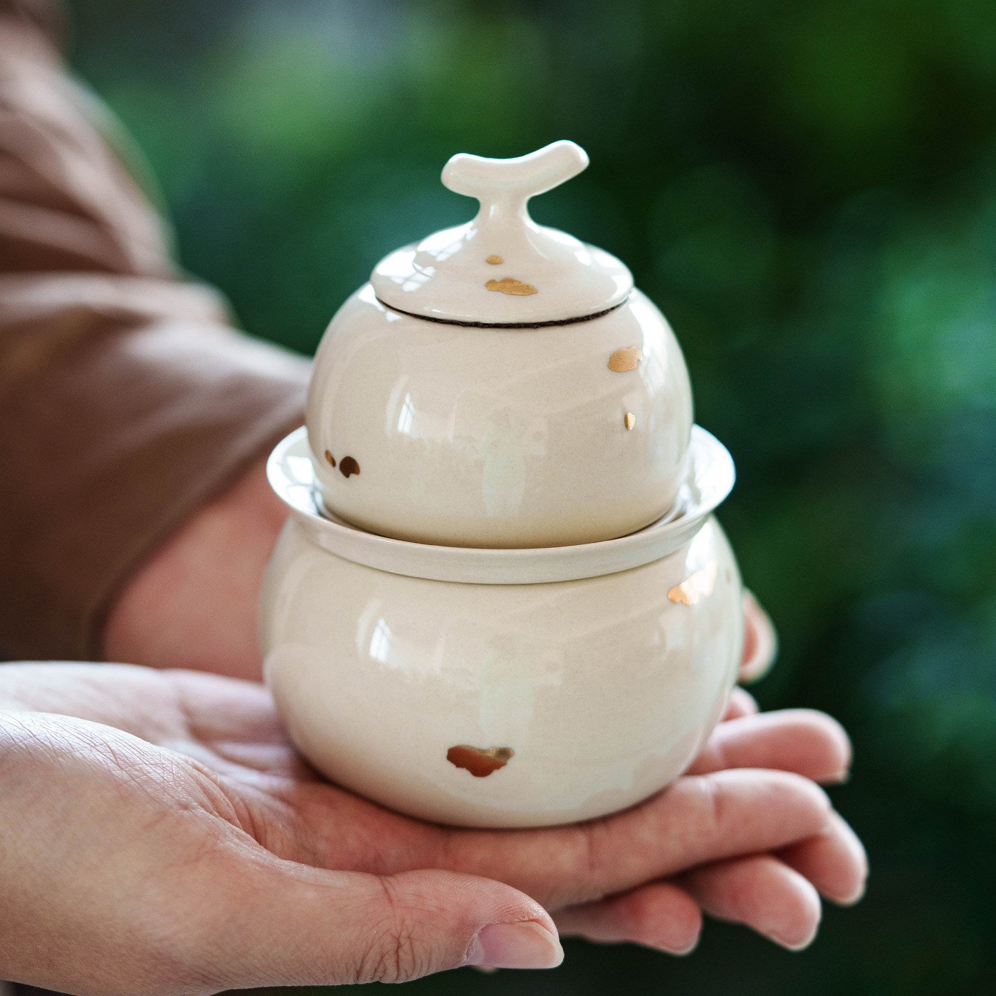 Beige Plant Ash Glaze Travel Tea Set with Gold Flecks - Gourd Shaped Ceramic “Quick Cup” for Solo Brewing & Outdoor